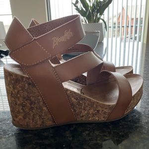 Blowfish women’s cork wedges, cognac/brown, size 8